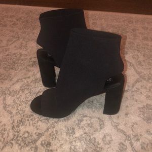never worn black booties